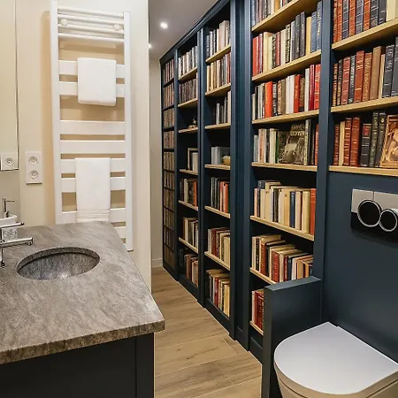 Cia Marais - Old Bookshop Style * Paryż