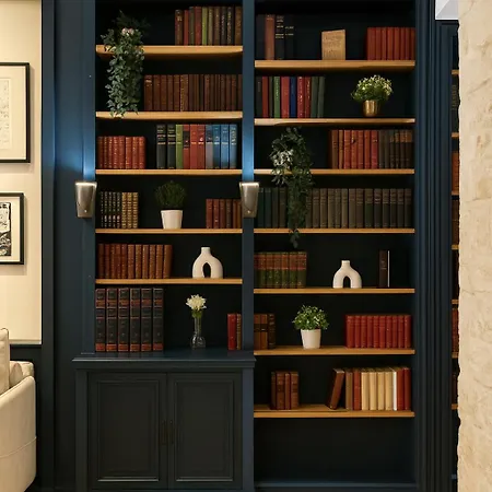 Cia Marais - Old Bookshop Style