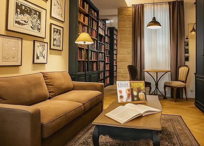 Cia Marais - Old Bookshop Style Paris