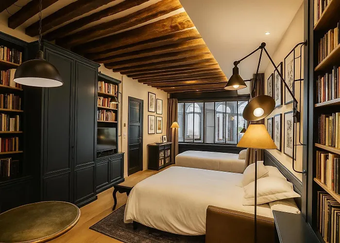 Cia Marais - Old Bookshop Style *